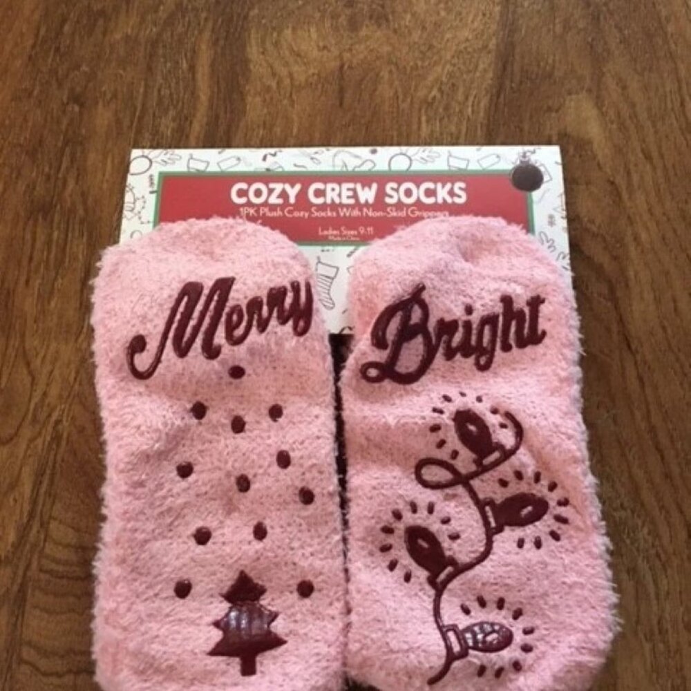 Women's "Merry Bright" Cozy Crew Socks--Pink--Size 9-11